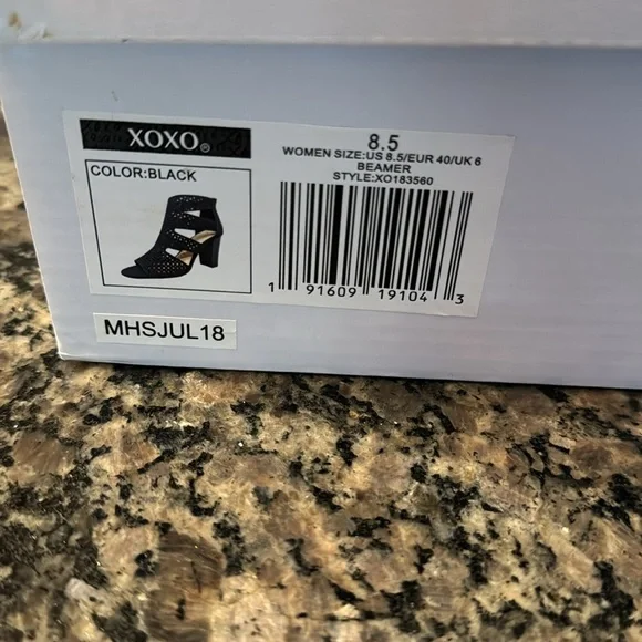 XOXO black Beamer peep toe bootie NIB 8.5 - Picture 10 of 10